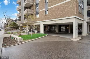 410 Groveland Ave, Minneapolis, MN 55403 - Photo 22