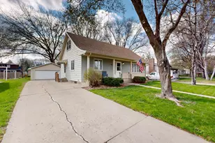 1112 15th St SW, Willmar, MN 56201 - Photo 2