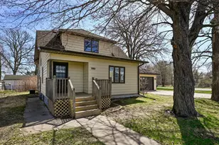 760 S Bremer Ave, Rush City, MN 55069 - Photo 2
