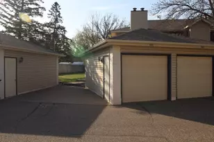 11410 Dogwood St NW, Coon Rapids, MN 55448 - Photo 12