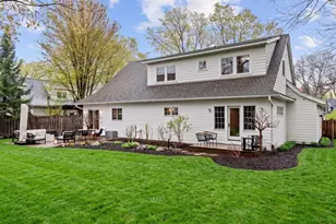 225 Broadway Ave N, Wayzata, MN 55391 - Photo 38