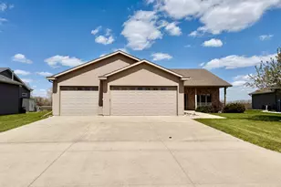1206 6th Ave NE, Dilworth, MN 56529 - Photo 2