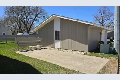 116 S 5th Street, Marshall, MN 56258 - Photo 4