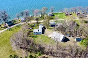 33798 Shady Oak Dr, Clinton, MN 56225 - Photo 2