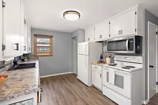550 W 4th St, Rush City, MN 55069 - Photo 6