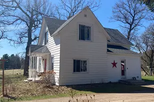 35264 Dolphin St NW, Princeton, MN 55371 - Photo 2