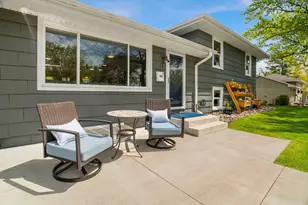4916 Overlook Dr, Bloomington, MN 55437 - Photo 2