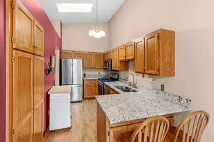 1005 Aston Cir, Burnsville, MN 55337 - Photo 6