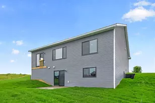 1693 Cherry St E, Mazeppa, MN 55956 - Photo 36