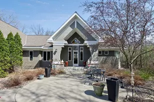 23171 Woodland Ridge Dr, Lakeville, MN 55044 - Photo 2