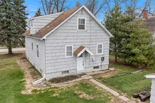610 11th St S, Virginia, MN 55792 - Photo 2