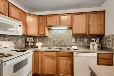 2231 Penn Place #120, North Saint Paul, MN 55109 - Photo 4