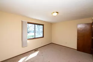 7552 15th Street Ln N, Oakdale, MN 55128 - Photo 2