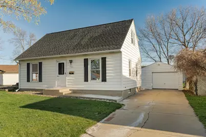 1007 11 1/2 Street SE, Rochester, MN 55904 - Photo 1