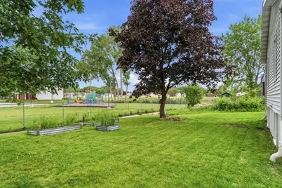 951 W Village Circle SE, Rochester, MN 55904 - Photo 4