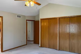885 Kimberly Ln, Chanhassen, MN 55317 - Photo 16