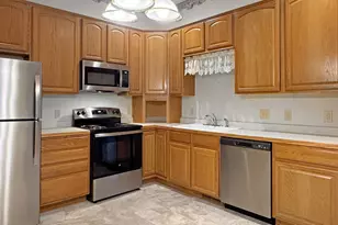 885 Kimberly Ln, Chanhassen, MN 55317 - Photo 10