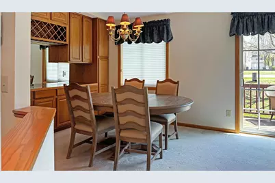 885 Kimberly Lane, Chanhassen, MN 55317 - Photo 8