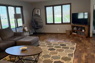 604 S Dekalb St, Redwood Falls, MN 56283 - Photo 6
