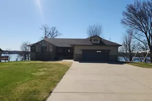 408 E Lake Geneva Rd NE, Alexandria, MN 56308 - Photo 2