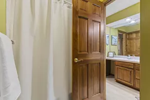 8048 Ranchview Ln N, Maple Grove, MN 55311 - Photo 36