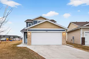 6661 21st St S, Fargo, ND 58104 - Photo 2