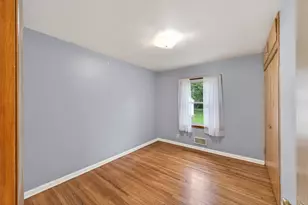 1283 Burke Ave E, Maplewood, MN 55109 - Photo 12