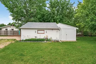 1283 Burke Ave E, Maplewood, MN 55109 - Photo 2
