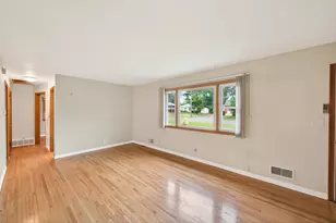 1283 Burke Ave E, Maplewood, MN 55109 - Photo 4