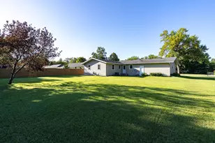 305 Euclid Ave, Crookston, MN 56716 - Photo 32
