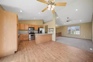 113 Torrey Pines Dr, Mankato, MN 56001 - Photo 12