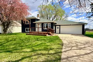 520 Frontier Rd, Brewster, MN 56119 - Photo 2