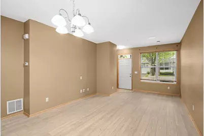 3049 Chamberlain Street N #6, Maplewood, MN 55109 - Photo 8
