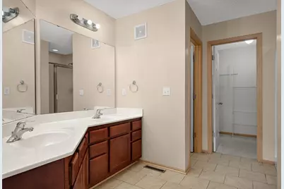 3049 Chamberlain Street N #6, Maplewood, MN 55109 - Photo 20