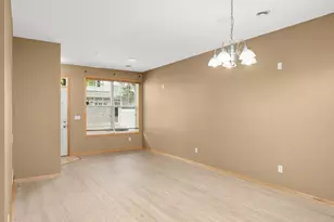 3049 Chamberlain Street N, Maplewood, MN 55109 - Photo 6