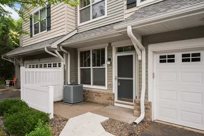 3049 Chamberlain Street N #6, Maplewood, MN 55109 - Photo 4