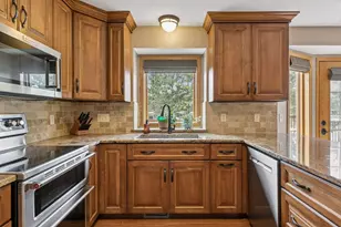 2470 Queensport Rd, Woodbury, MN 55125 - Photo 14
