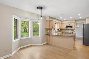 8361 W Lake Dr, Chanhassen, MN 55317 - Photo 14