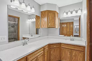 8361 W Lake Dr, Chanhassen, MN 55317 - Photo 20