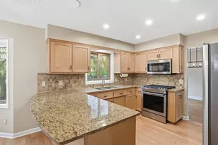 8361 W Lake Dr, Chanhassen, MN 55317 - Photo 12