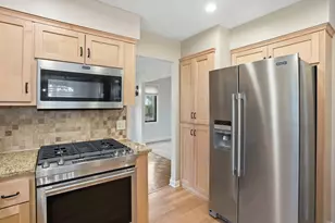 8361 W Lake Dr, Chanhassen, MN 55317 - Photo 10