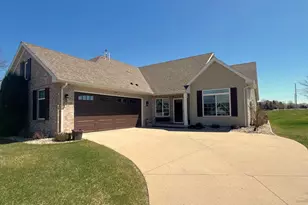 2509 7th Ave SE, Willmar, MN 56201 - Photo 1