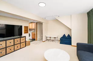 726 W 5th St, Duluth, MN 55806 - Photo 40