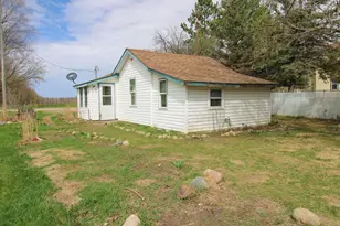 121 Washington St W, Burtrum, MN 56318 - Photo 18
