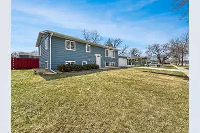 1008 24th Avenue S, Fargo,  58103 - Photo 2