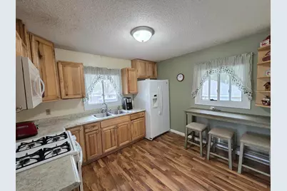 9152 Lexington Avenue N, Circle Pines, MN 55014 - Photo 2