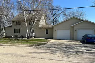 324 E Snelling Ave, Appleton, MN 56208 - Photo 2