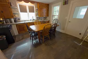 391 W Franklin St, Wells, MN 56097 - Photo 6