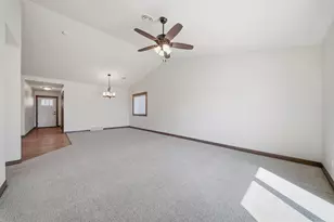 4911 Field Crest Ln, Eau Claire, WI 54701 - Photo 14