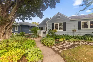 1586 Grotto St N, Saint Paul, MN 55117 - Photo 4
